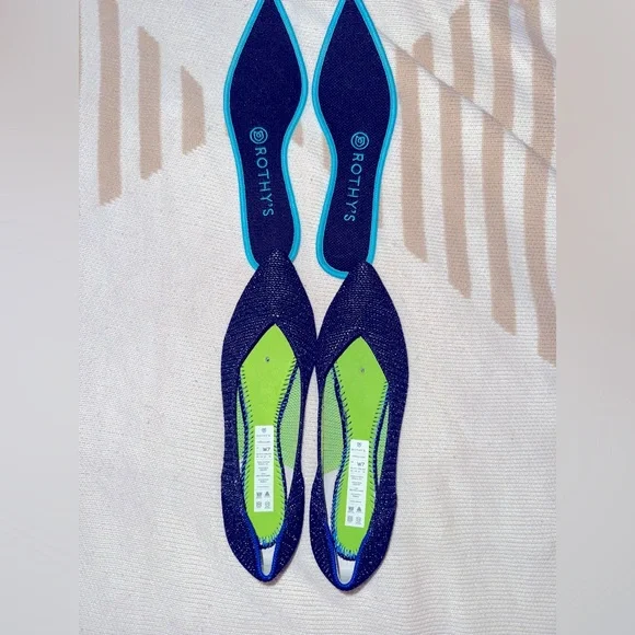 Rothy’s Metallic Lattice Stitch Point - Picture 3 of 7